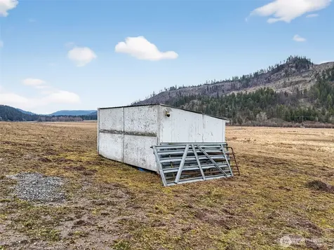 3016 Deep Lake North Shore Way Colville WA 99114