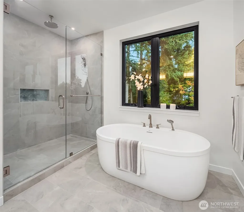 6214 40th Avenue NE Seattle WA 98115
