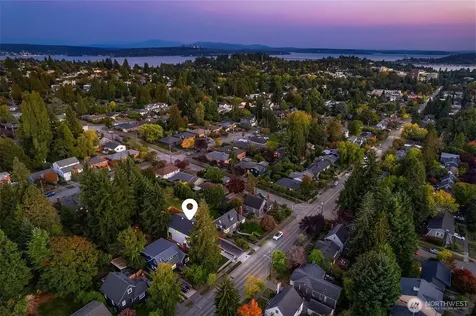 6214 40th Avenue NE Seattle WA 98115