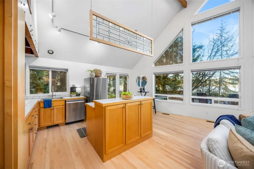 16273 Reitan Road NE Bainbridge Island WA 98110