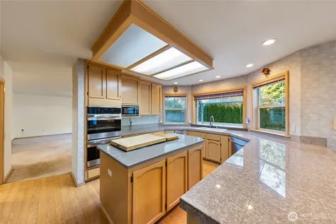 2115 Fairway Lane Oak Harbor WA 98277