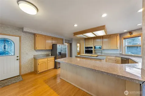 2115 Fairway Lane Oak Harbor WA 98277