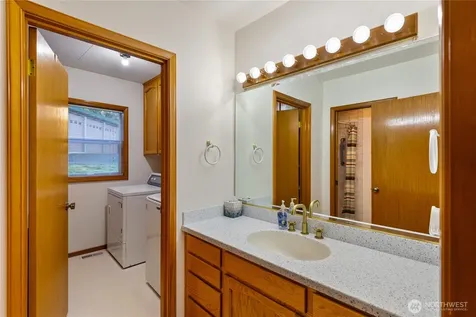 2115 Fairway Lane Oak Harbor WA 98277