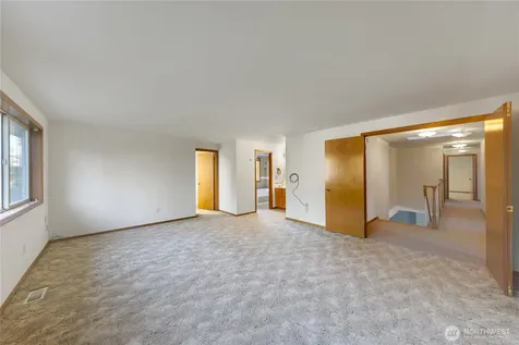 2115 Fairway Lane Oak Harbor WA 98277