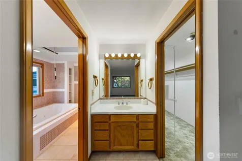 2115 Fairway Lane Oak Harbor WA 98277