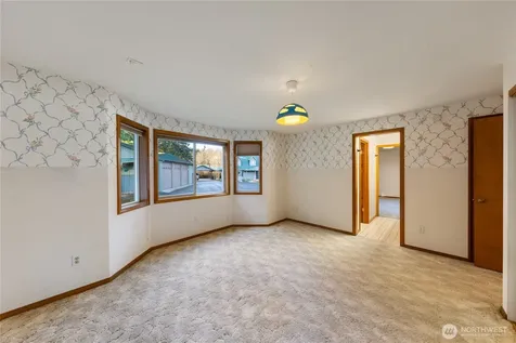 2115 Fairway Lane Oak Harbor WA 98277