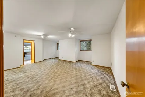 2115 Fairway Lane Oak Harbor WA 98277