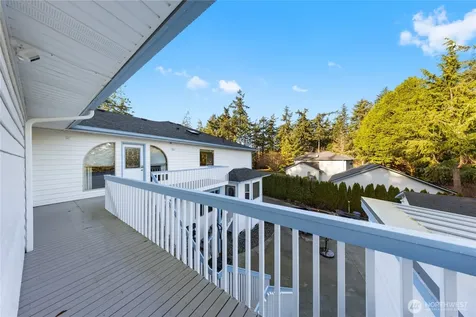 2115 Fairway Lane Oak Harbor WA 98277