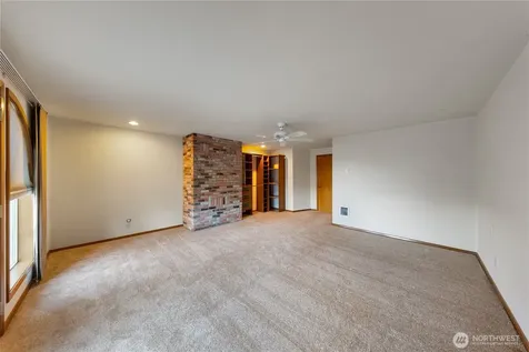 2115 Fairway Lane Oak Harbor WA 98277