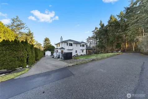 2115 Fairway Lane Oak Harbor WA 98277