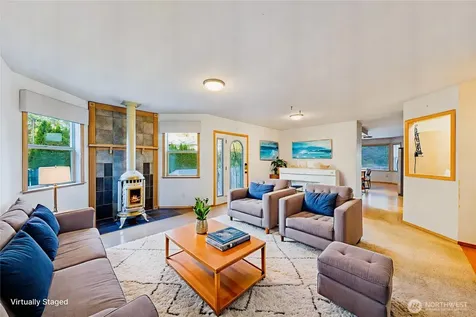 2115 Fairway Lane Oak Harbor WA 98277