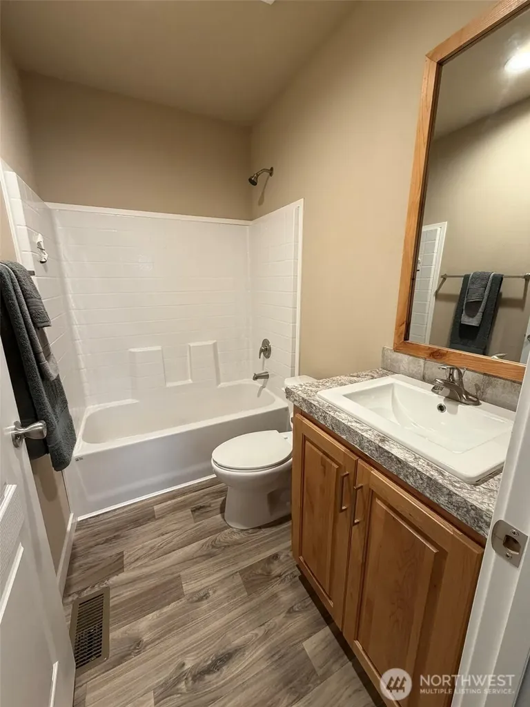 2010 Broadway Avenue Hoquiam WA 98550