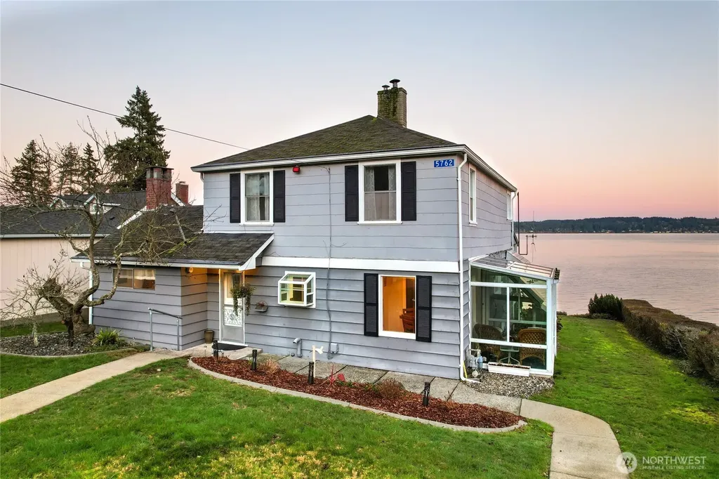 5762 Chico Way NW Bremerton WA 98312