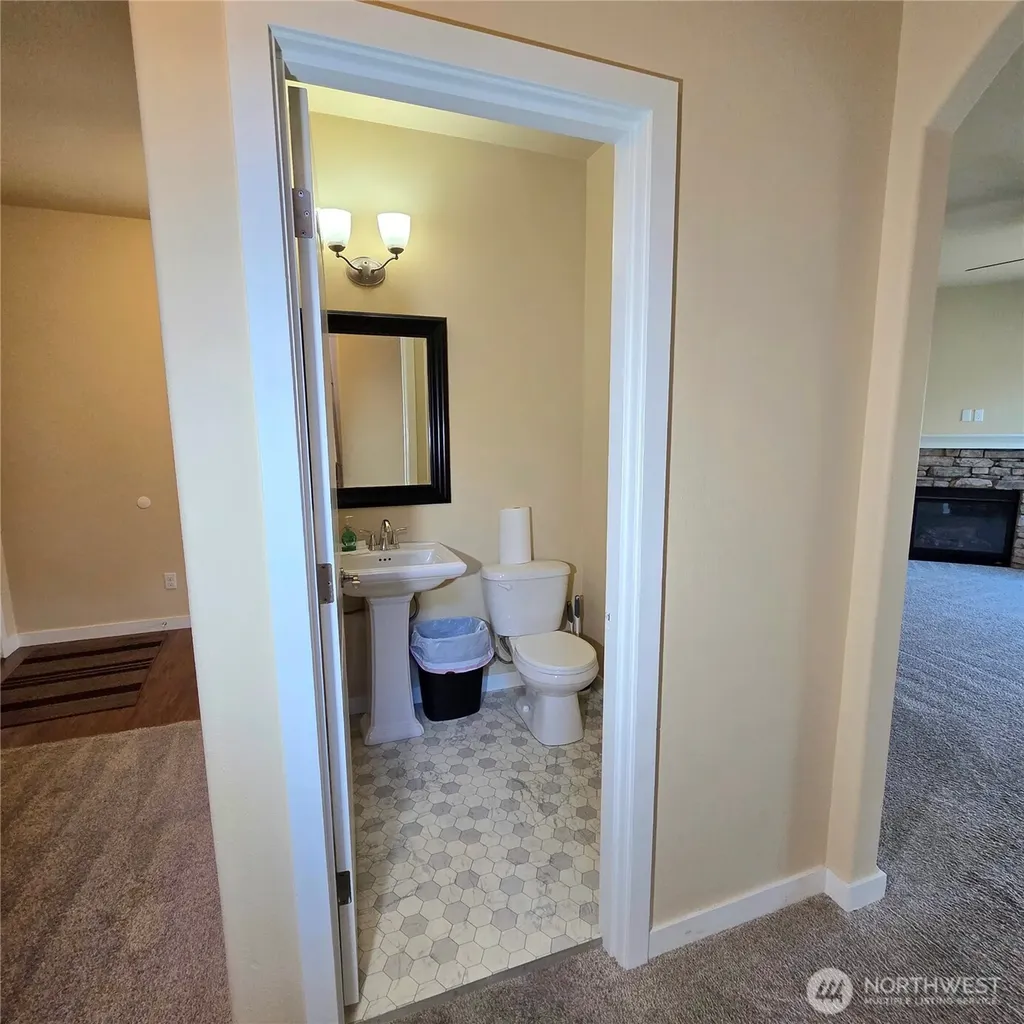 1605 Riddell Avenue NE Orting WA 98360