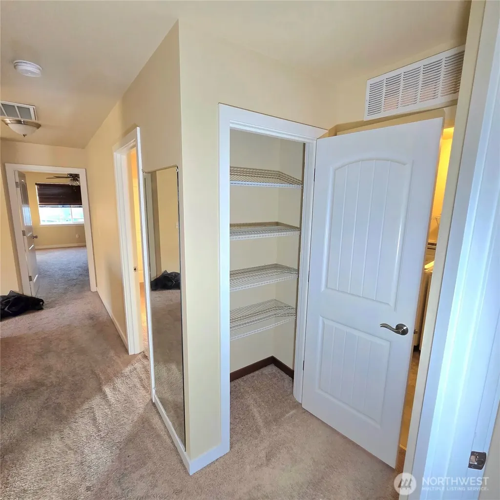 1605 Riddell Avenue NE Orting WA 98360