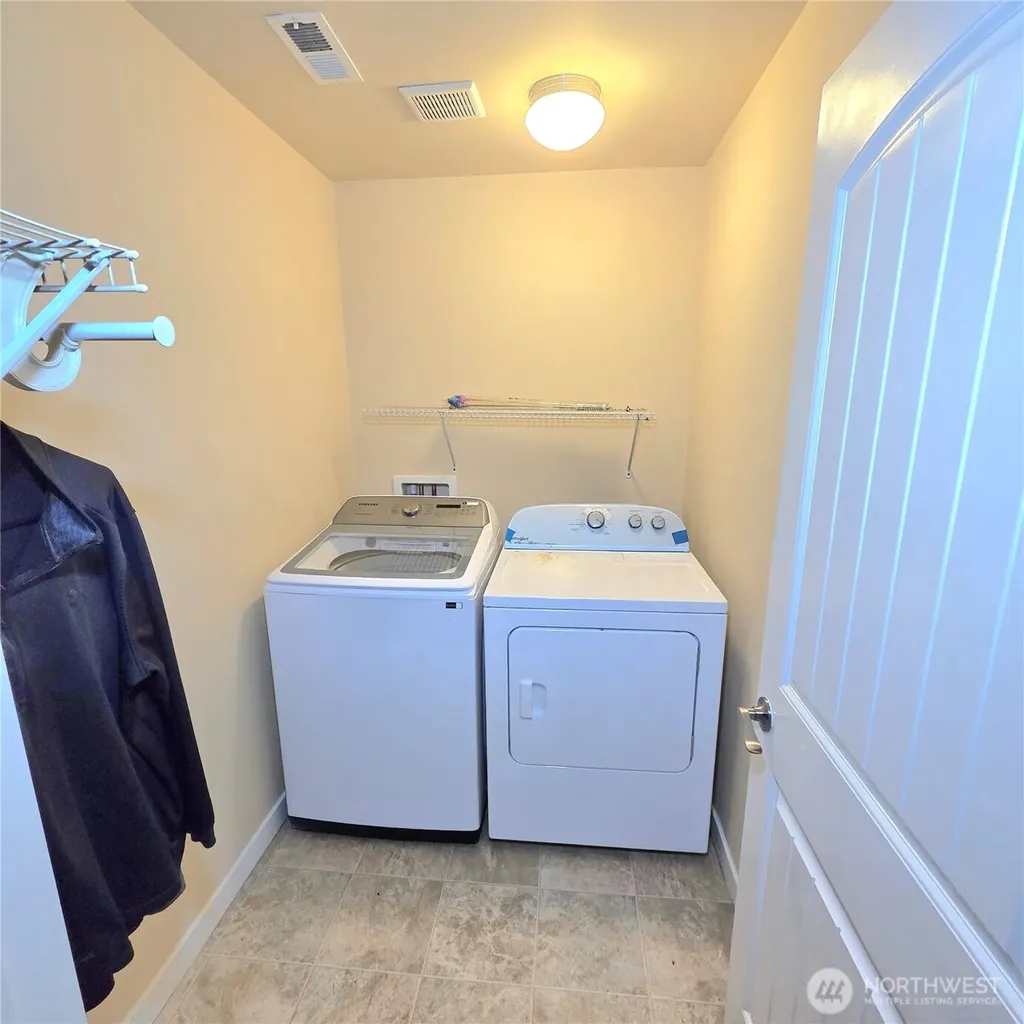1605 Riddell Avenue NE Orting WA 98360