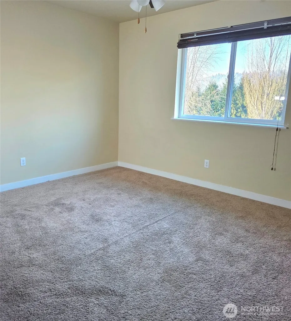 1605 Riddell Avenue NE Orting WA 98360