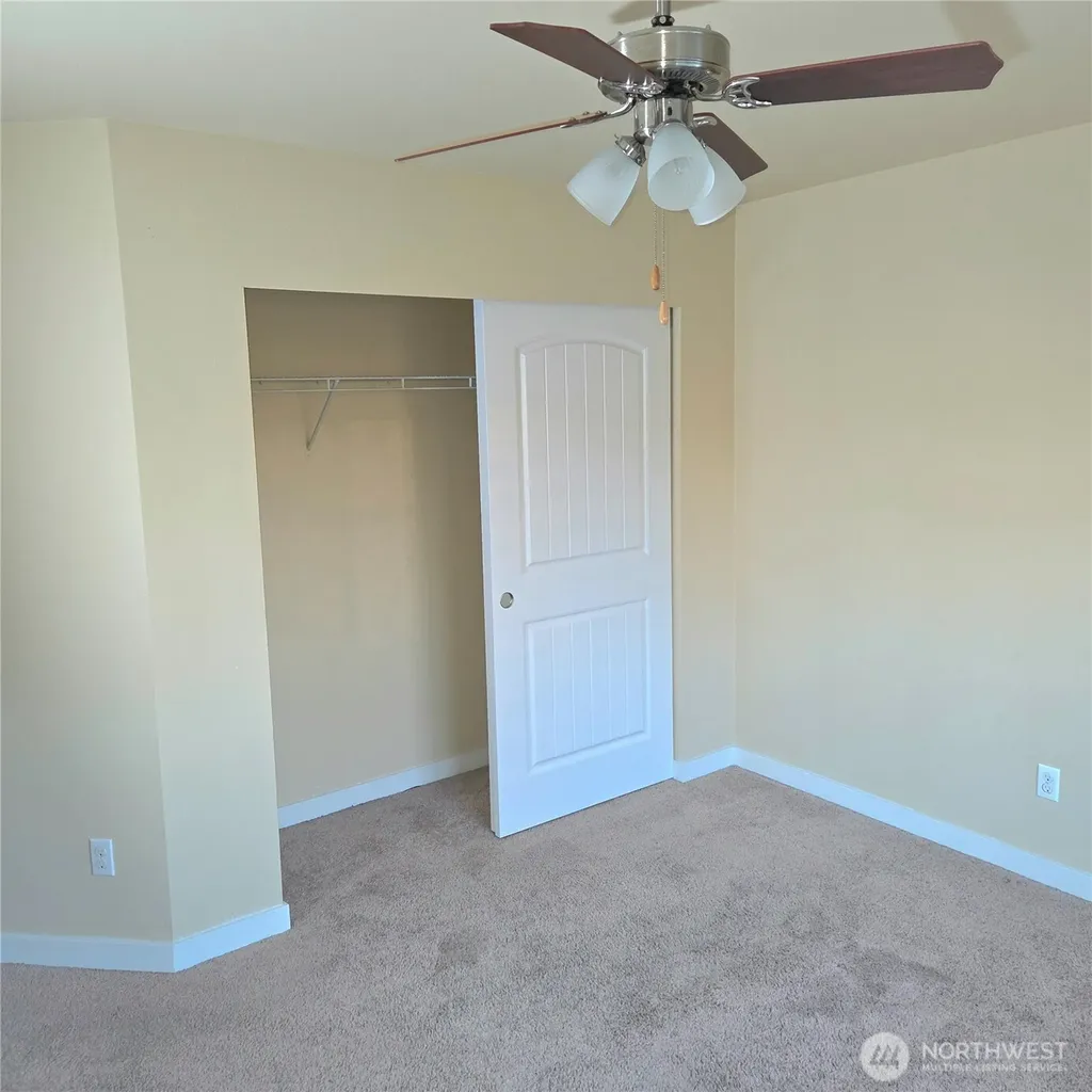 1605 Riddell Avenue NE Orting WA 98360