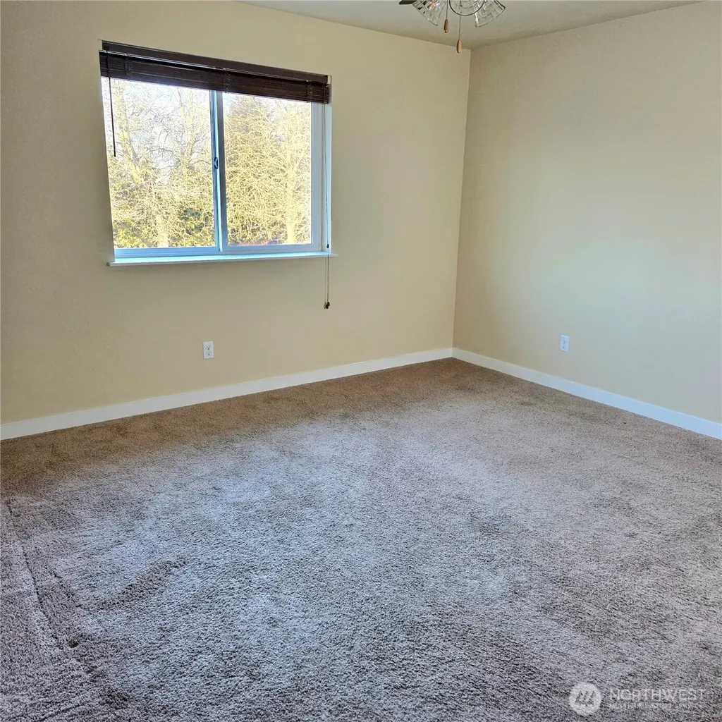 1605 Riddell Avenue NE Orting WA 98360