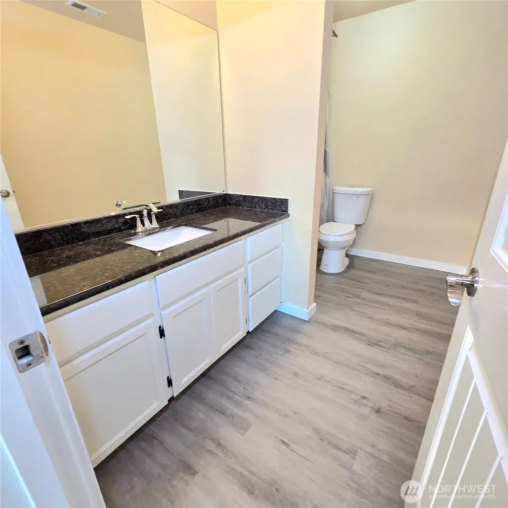 1605 Riddell Avenue NE Orting WA 98360