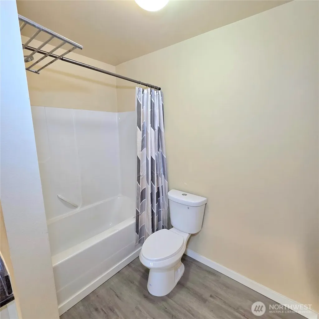1605 Riddell Avenue NE Orting WA 98360