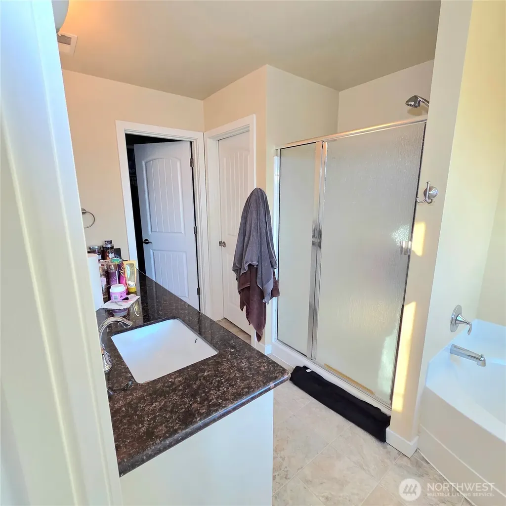 1605 Riddell Avenue NE Orting WA 98360