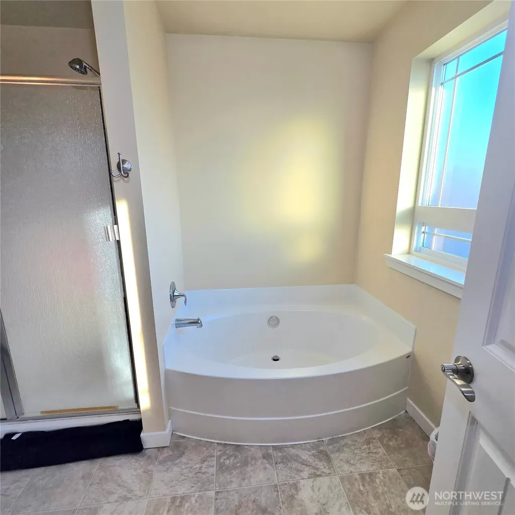 1605 Riddell Avenue NE Orting WA 98360