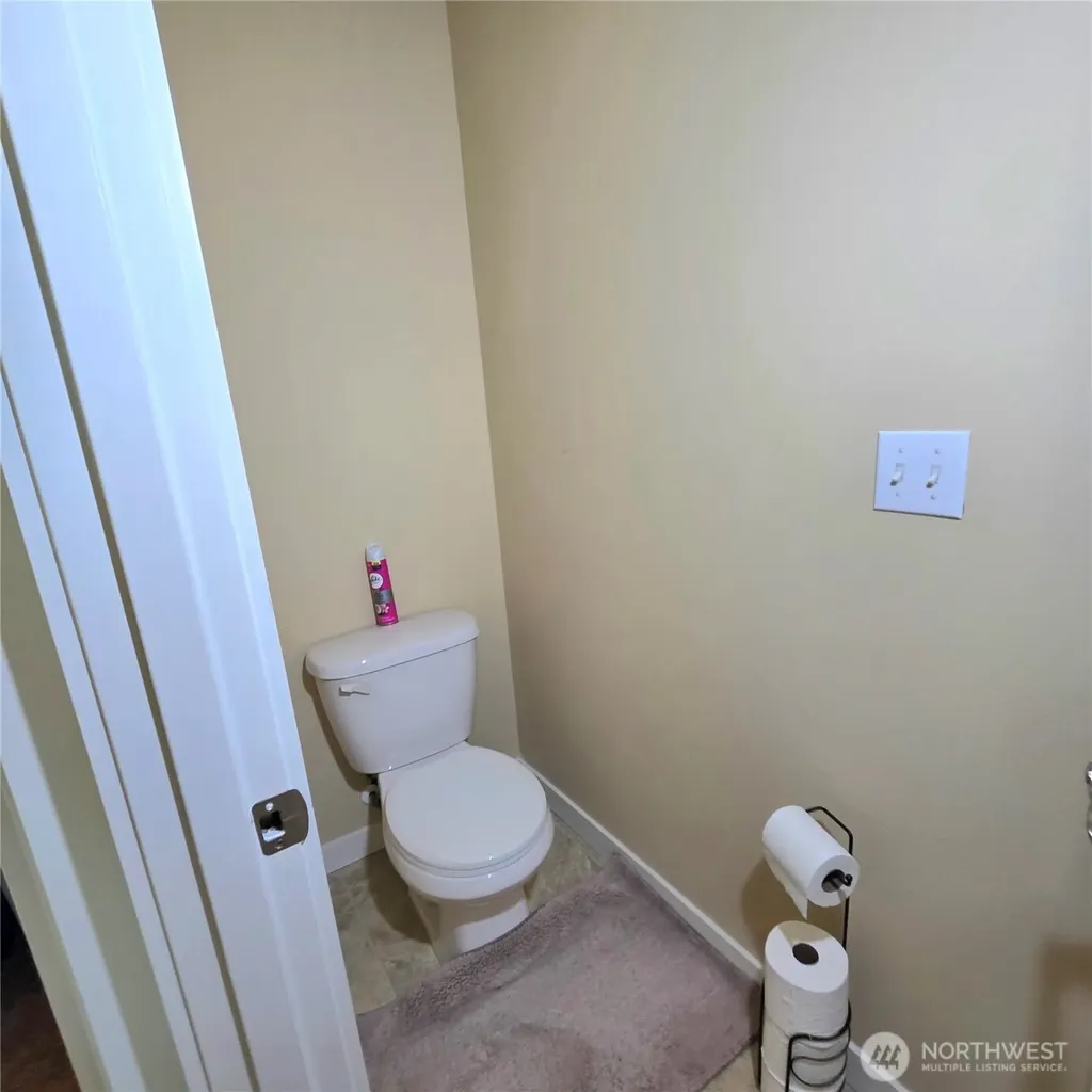 1605 Riddell Avenue NE Orting WA 98360