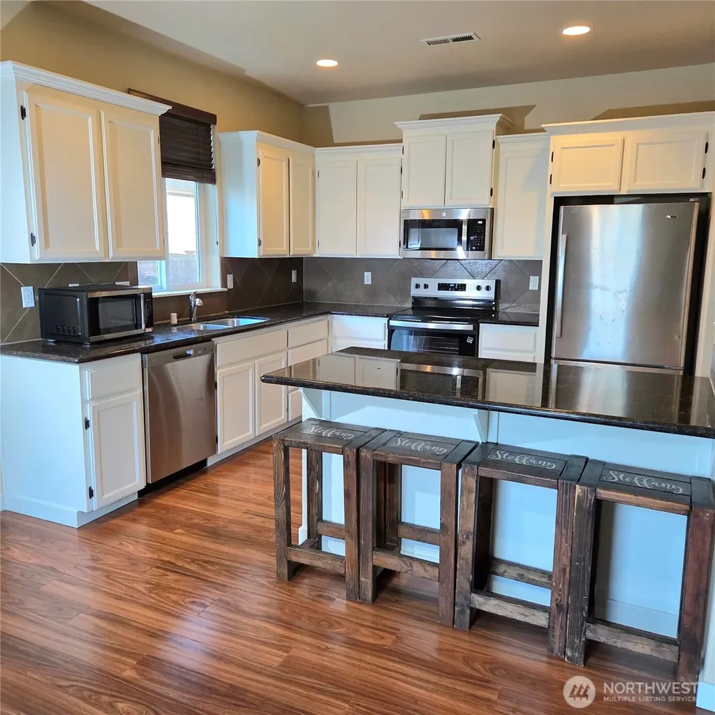 1605 Riddell Avenue NE Orting WA 98360