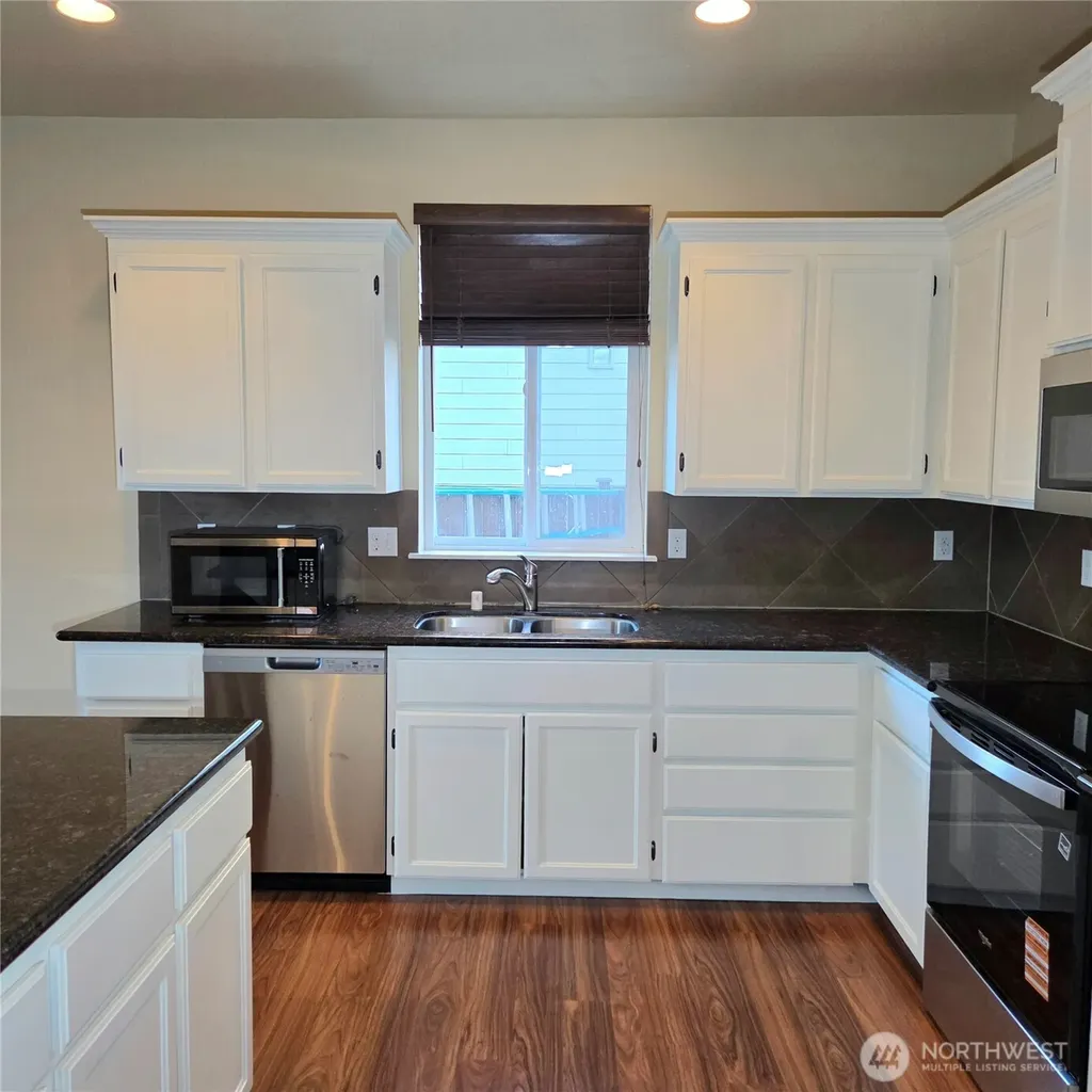 1605 Riddell Avenue NE Orting WA 98360
