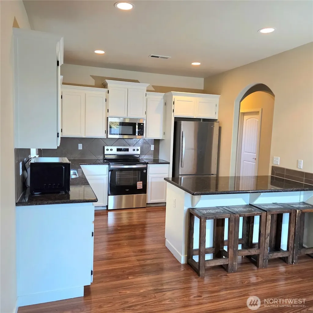 1605 Riddell Avenue NE Orting WA 98360