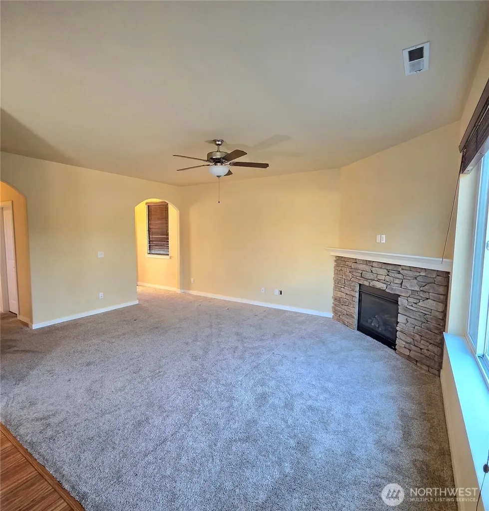 1605 Riddell Avenue NE Orting WA 98360
