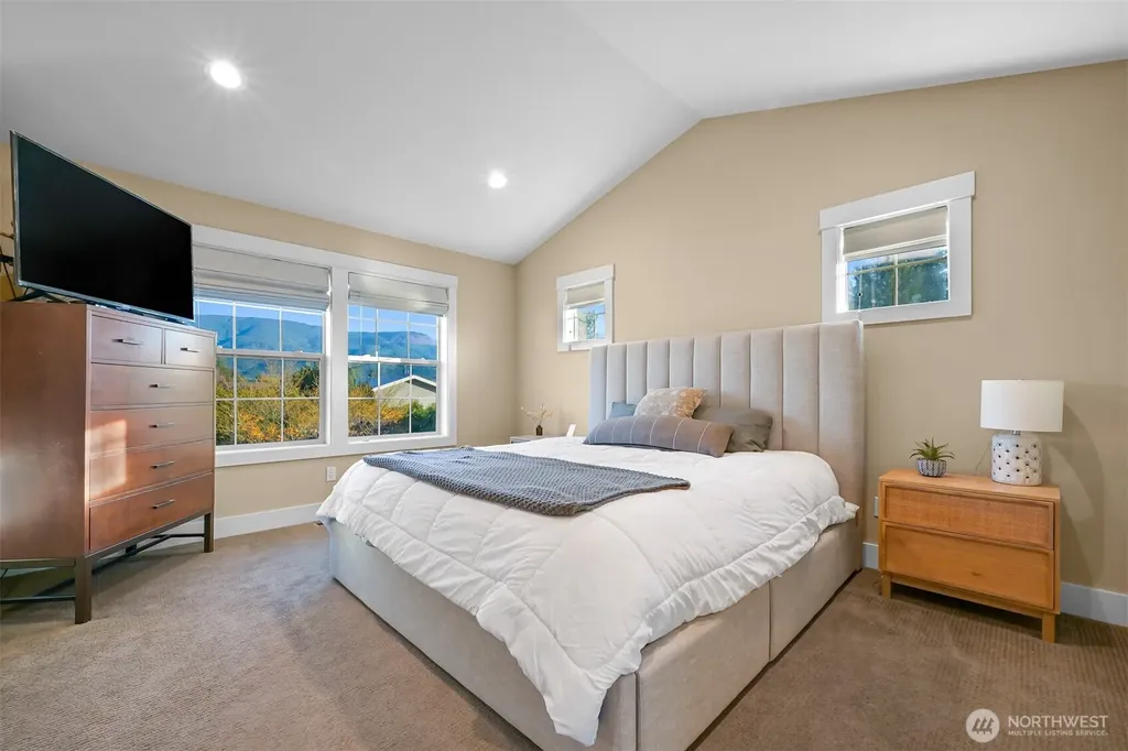 109 W 2nd Street Nooksack WA 98276