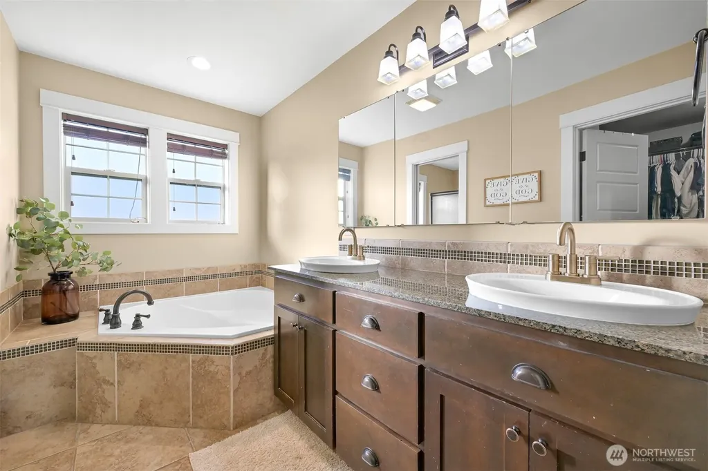 109 W 2nd Street Nooksack WA 98276