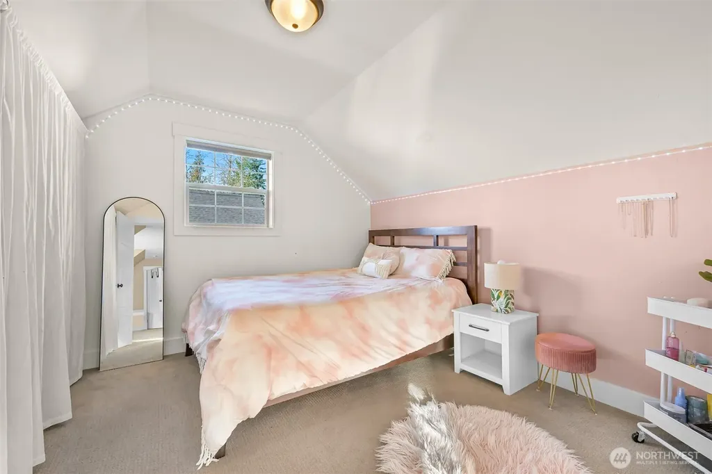 109 W 2nd Street Nooksack WA 98276
