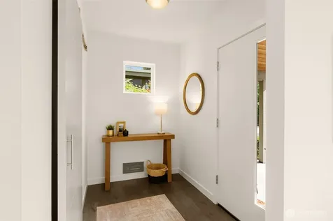 6012 S 127th Lane Seattle WA 98178