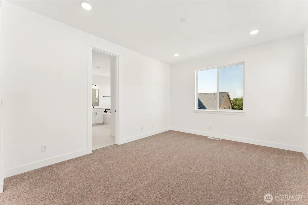 2216 Oak Court Milton WA 98354