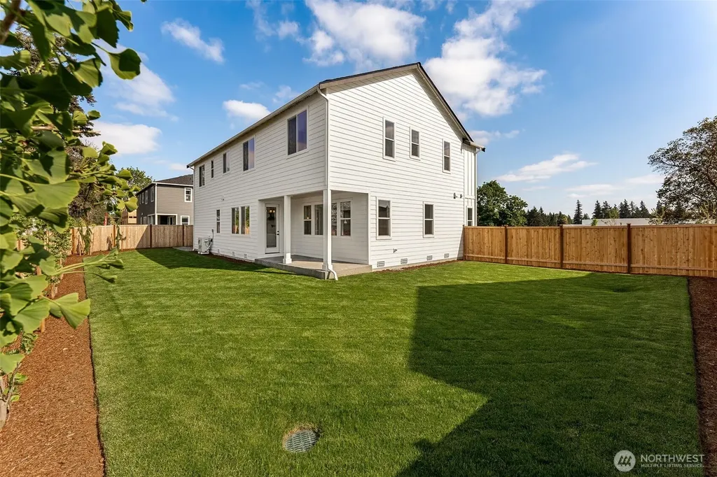 2216 Oak Court Milton WA 98354