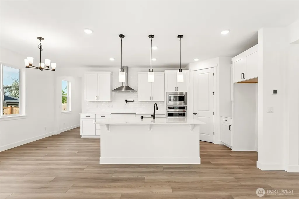 2216 Oak Court Milton WA 98354