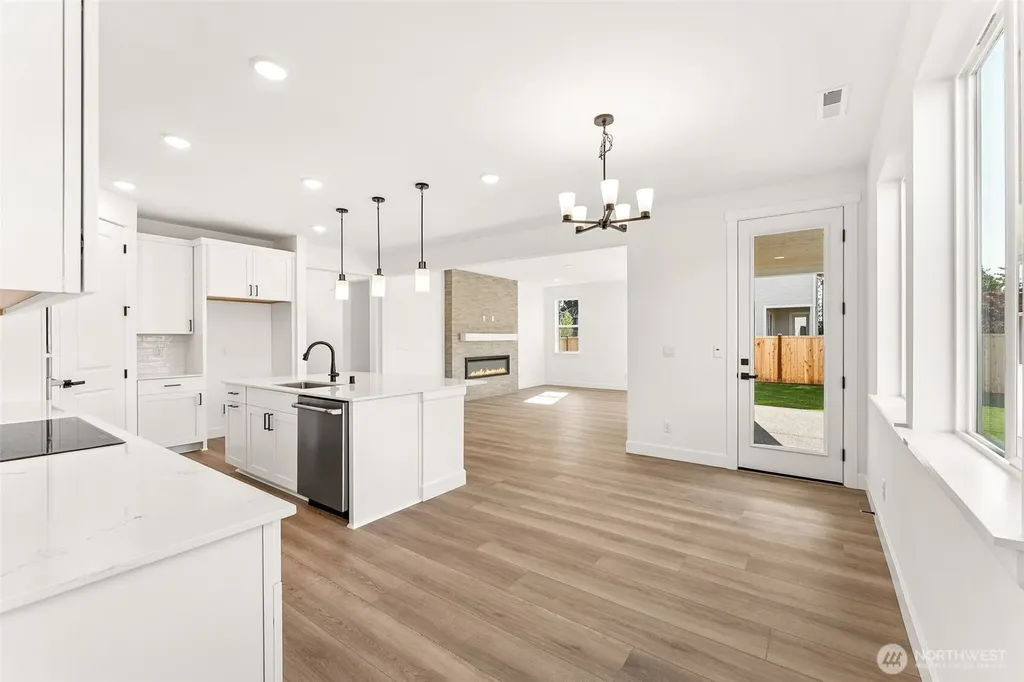 2216 Oak Court Milton WA 98354