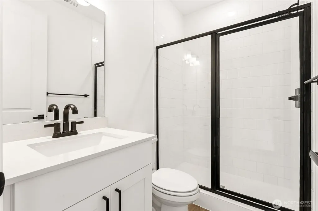 2216 Oak Court Milton WA 98354