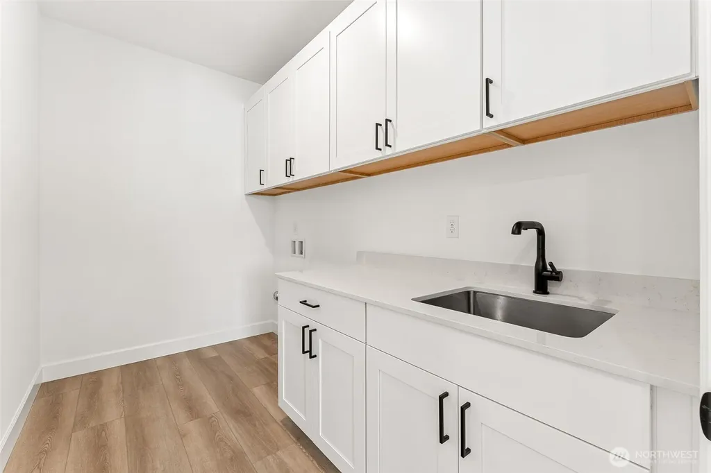 2216 Oak Court Milton WA 98354