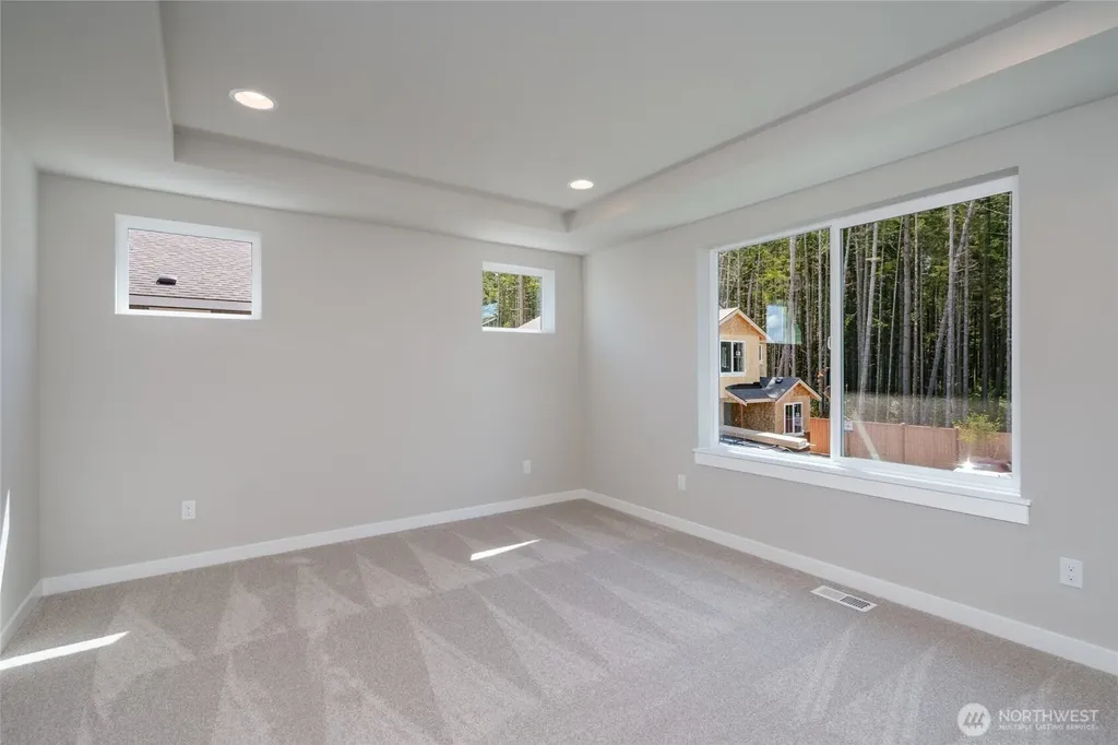 2430 SW Ridgeway Drive Oak Harbor WA 98277