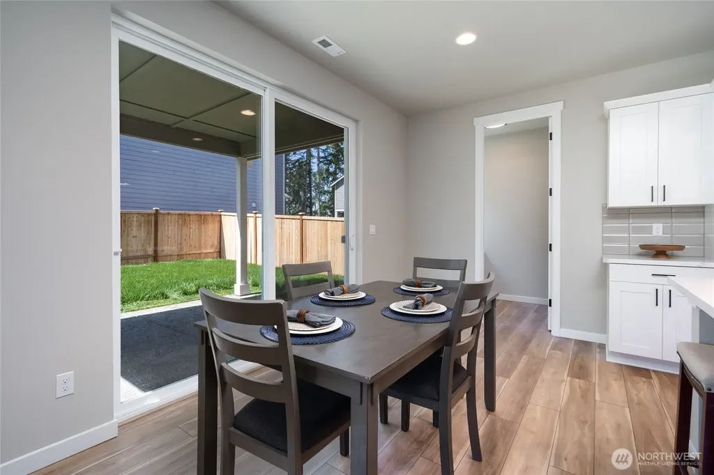 2430 SW Ridgeway Drive Oak Harbor WA 98277