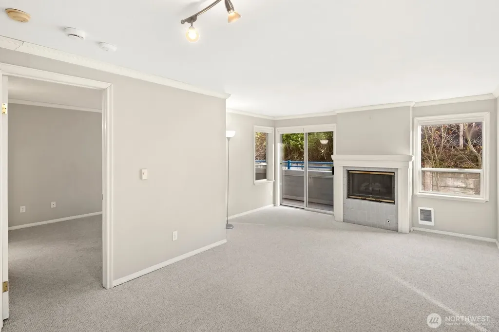 2244 13th Avenue W Seattle WA 98119