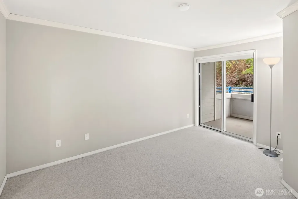 2244 13th Avenue W Seattle WA 98119