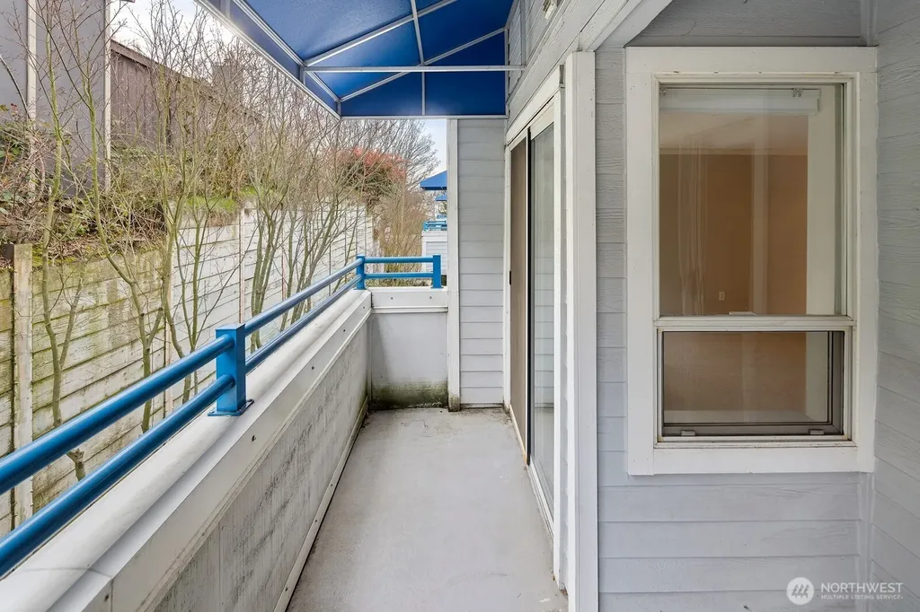 2244 13th Avenue W Seattle WA 98119