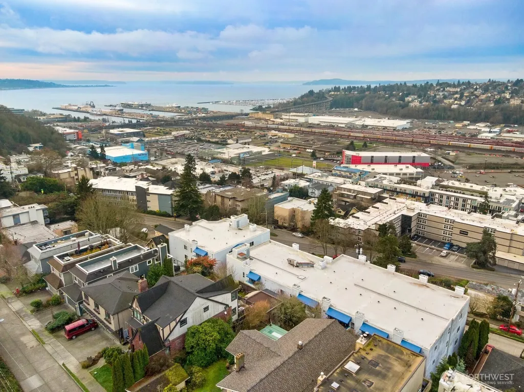 2244 13th Avenue W Seattle WA 98119