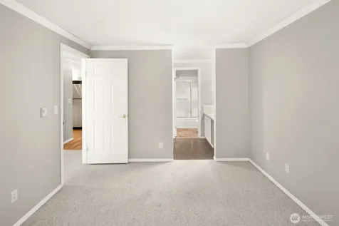 2244 13th Avenue W Seattle WA 98119