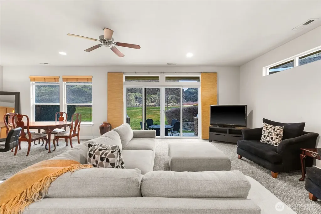 9270 Canyon Drive NW Quincy WA 98848